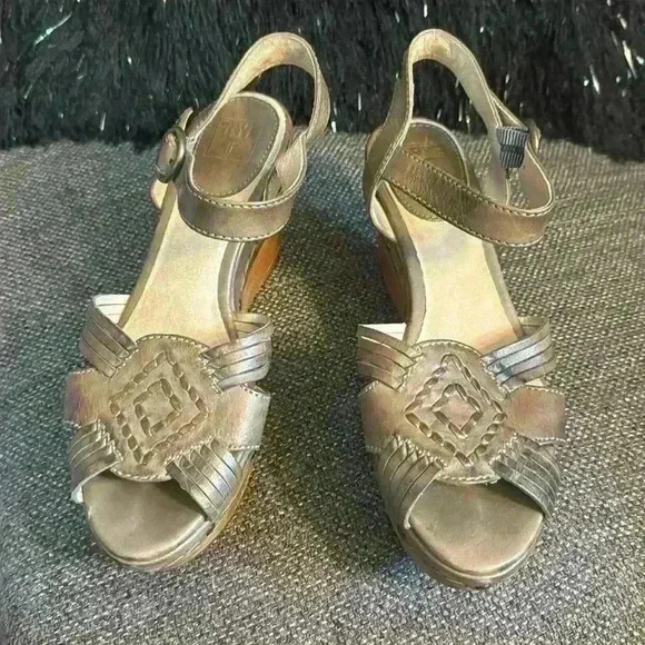 Frye | Charlie Huarache Wedge. Platform wedge. Taupe. 7 - Picture 1 of 7